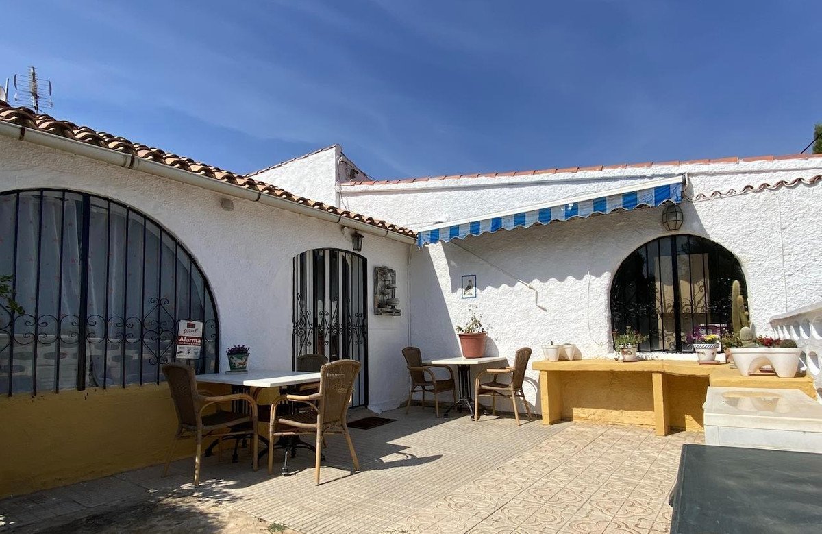 4 Bed Bungalow in L'Alfás del Pi