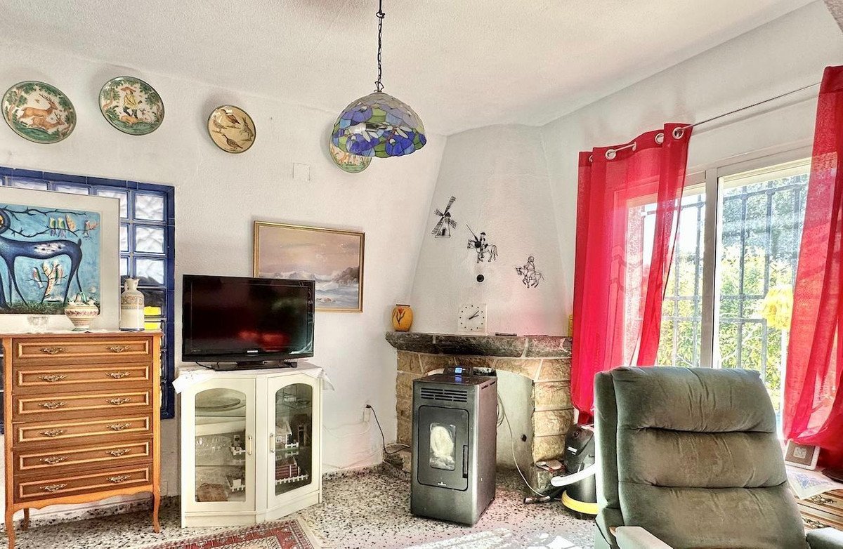 4 Bed Bungalow in L'Alfás del Pi
