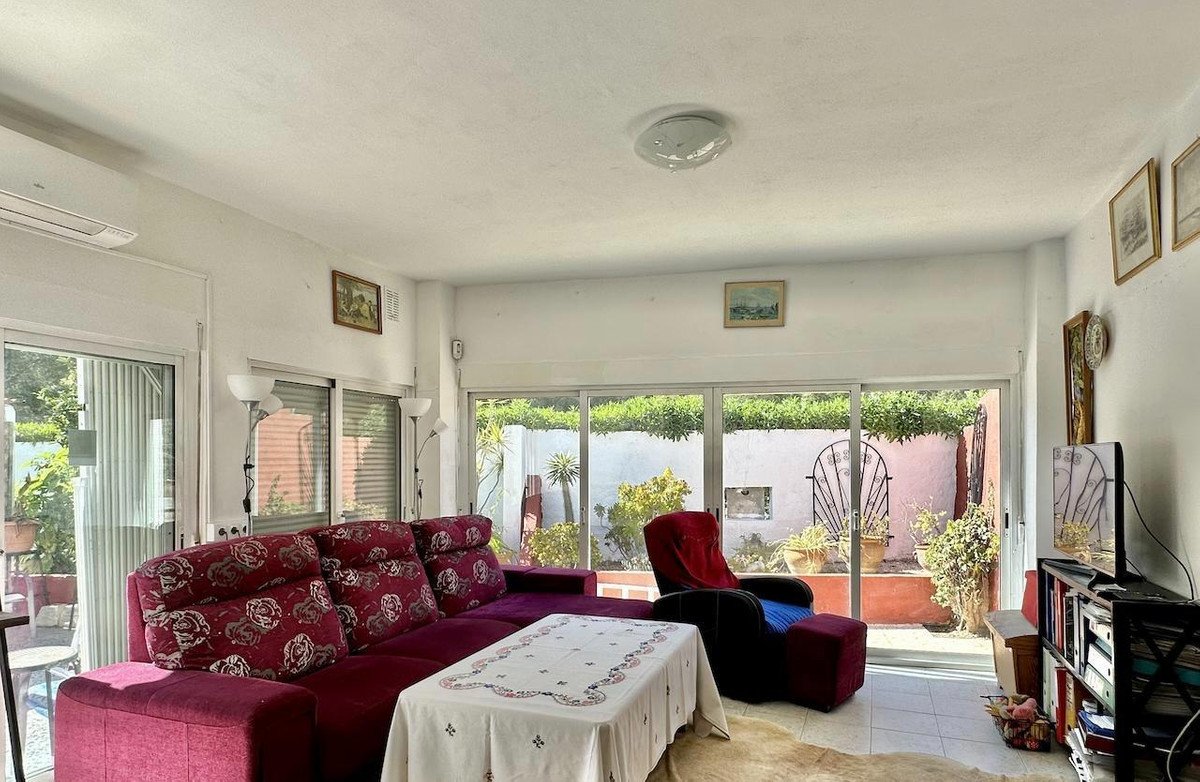 4 Bed Bungalow in L'Alfás del Pi