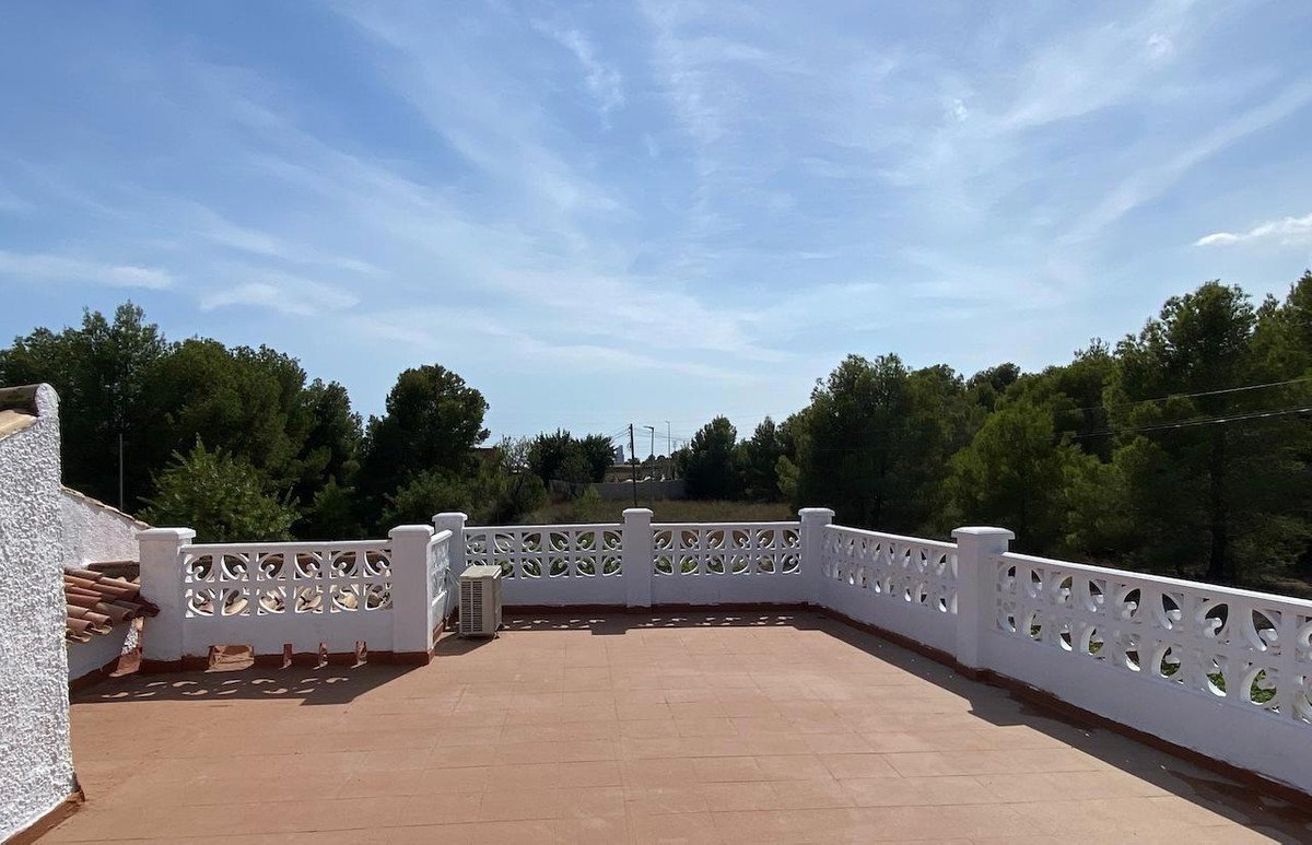 4 Bed Bungalow in L'Alfás del Pi