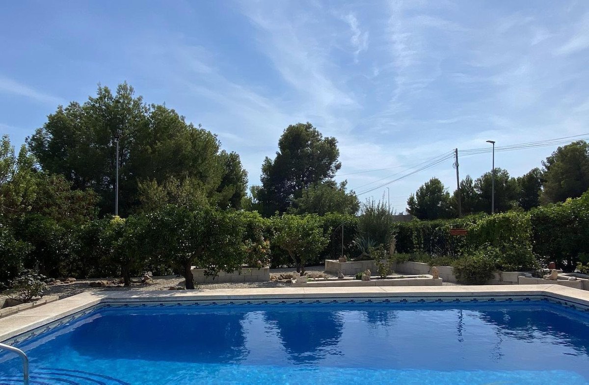 4 Bed Bungalow in L'Alfás del Pi