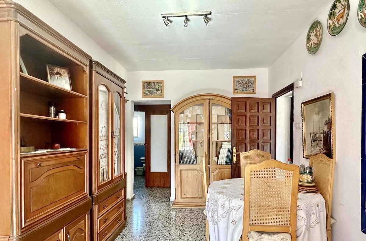 4 Bed Bungalow in L'Alfás del Pi