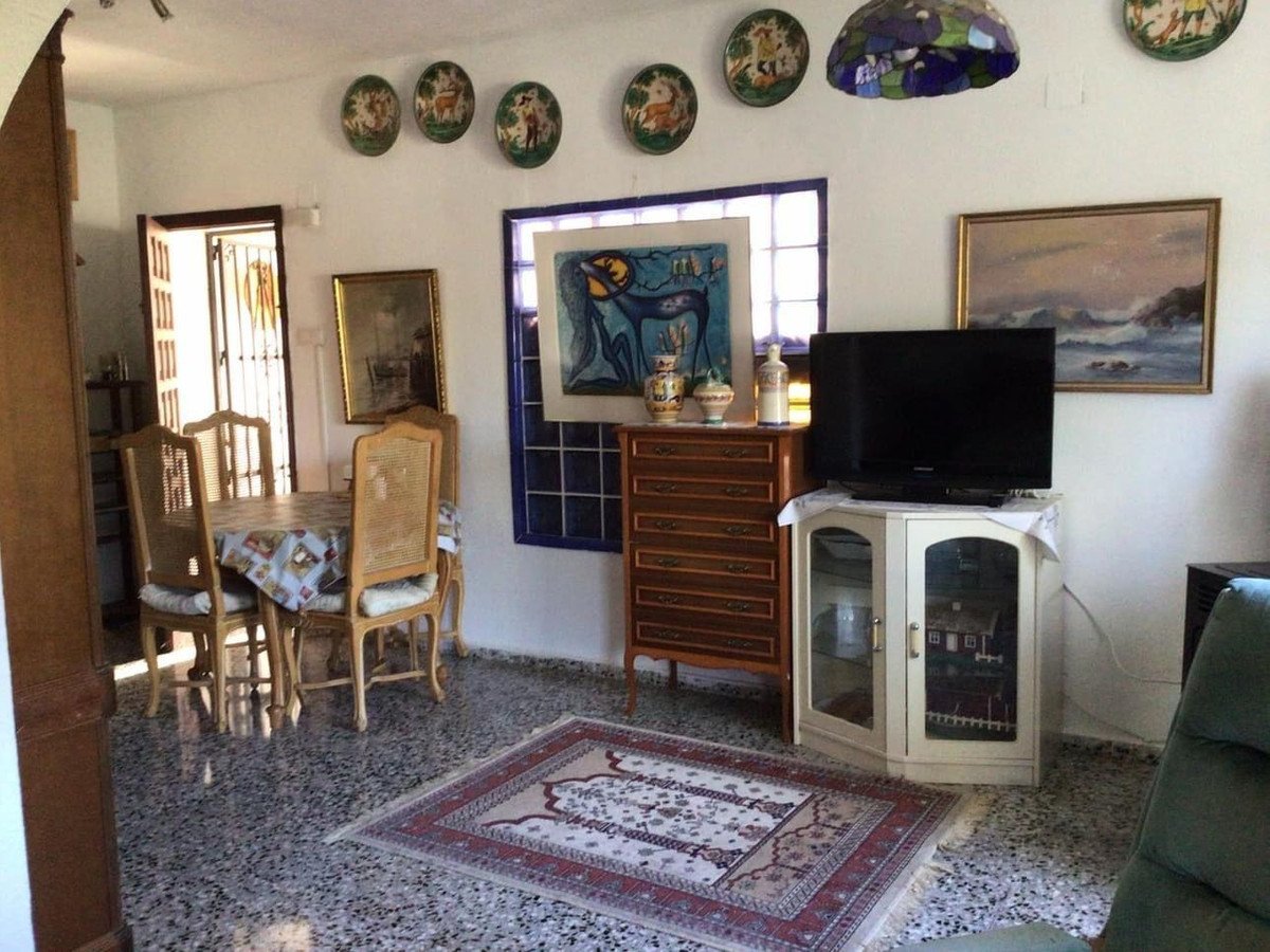 4 Bed Bungalow in L'Alfás del Pi