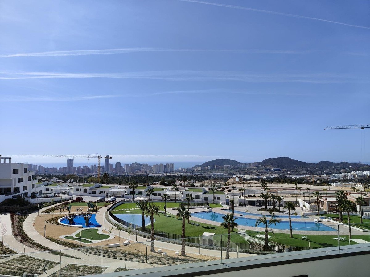 2 Bed Middle Floor Apartment in Finestrat