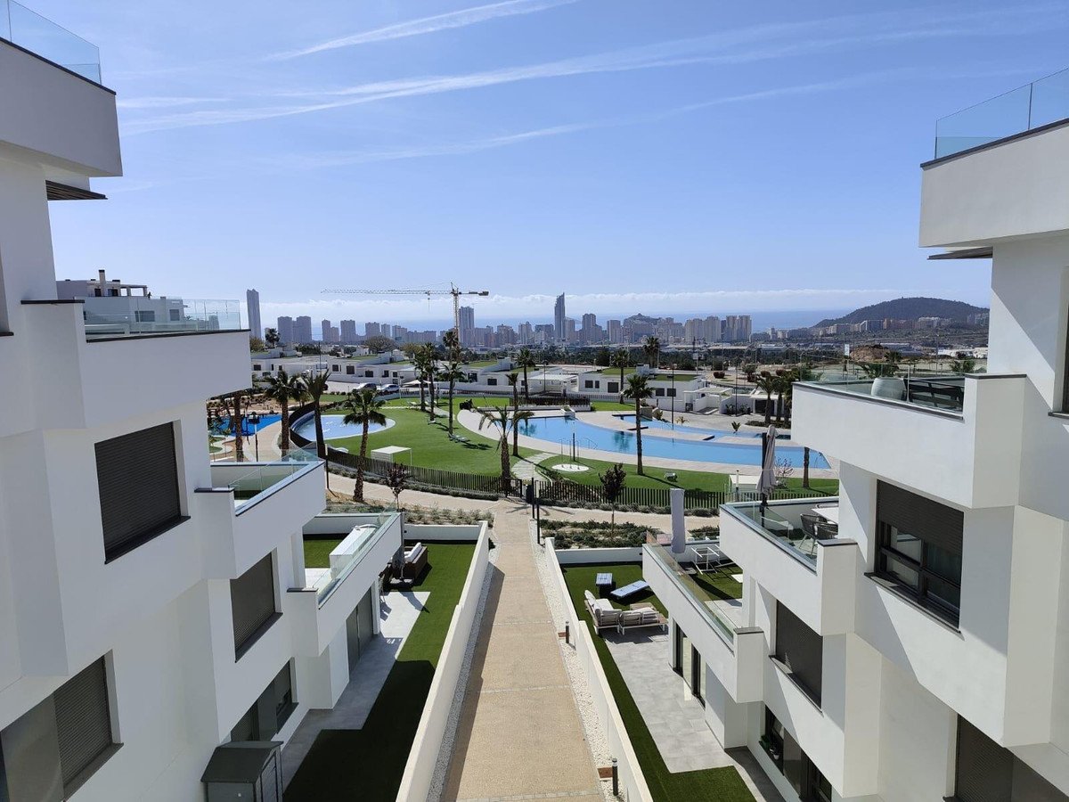 2 Bed Middle Floor Apartment in Finestrat