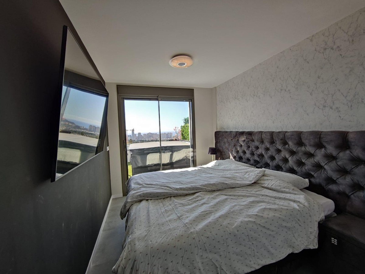 2 Bed Middle Floor Apartment in Finestrat