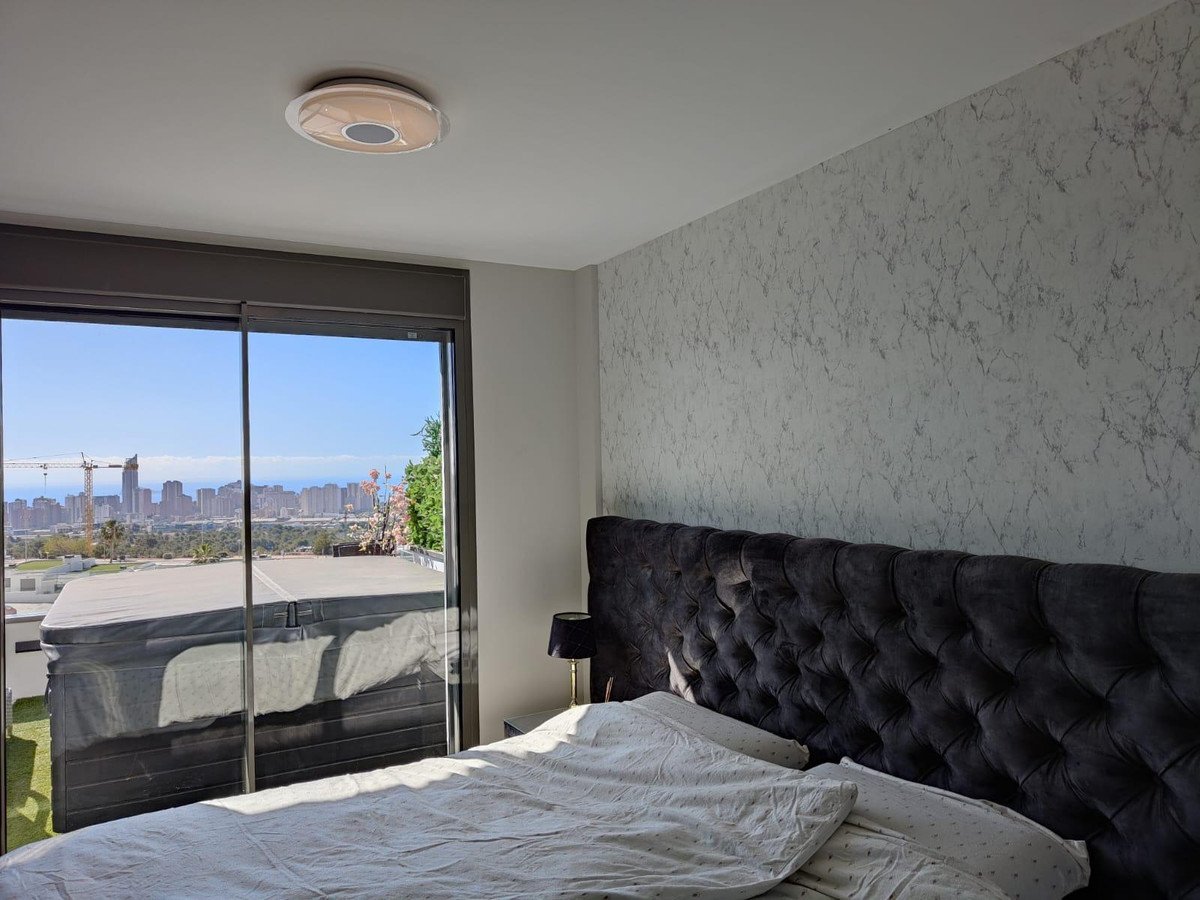 2 Bed Middle Floor Apartment in Finestrat
