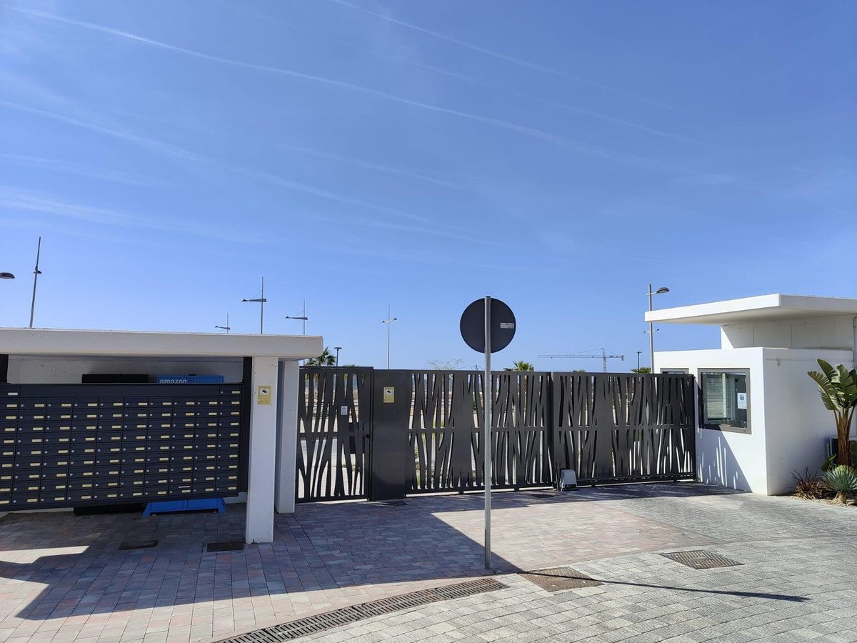 2 Bed Middle Floor Apartment in Finestrat