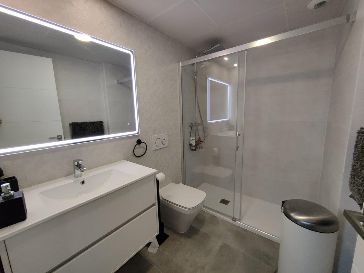 2 Bed Middle Floor Apartment in Finestrat