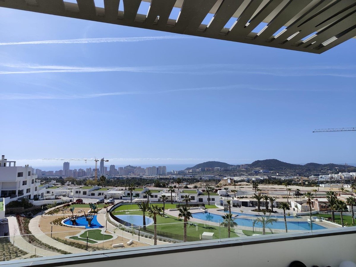 2 Bed Middle Floor Apartment in Finestrat
