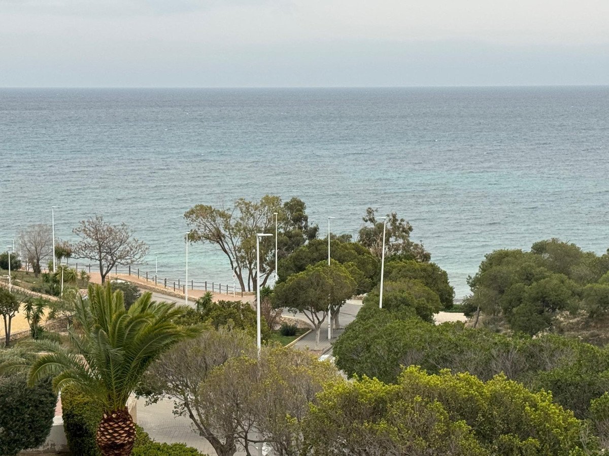 3 Bed Middle Floor Apartment in Villajoyosa
