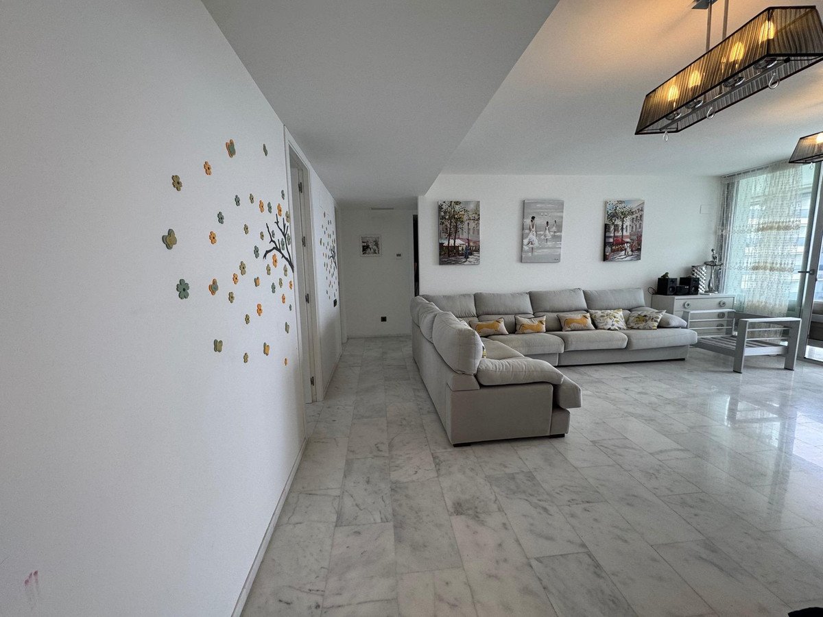 3 Bed Middle Floor Apartment in Villajoyosa