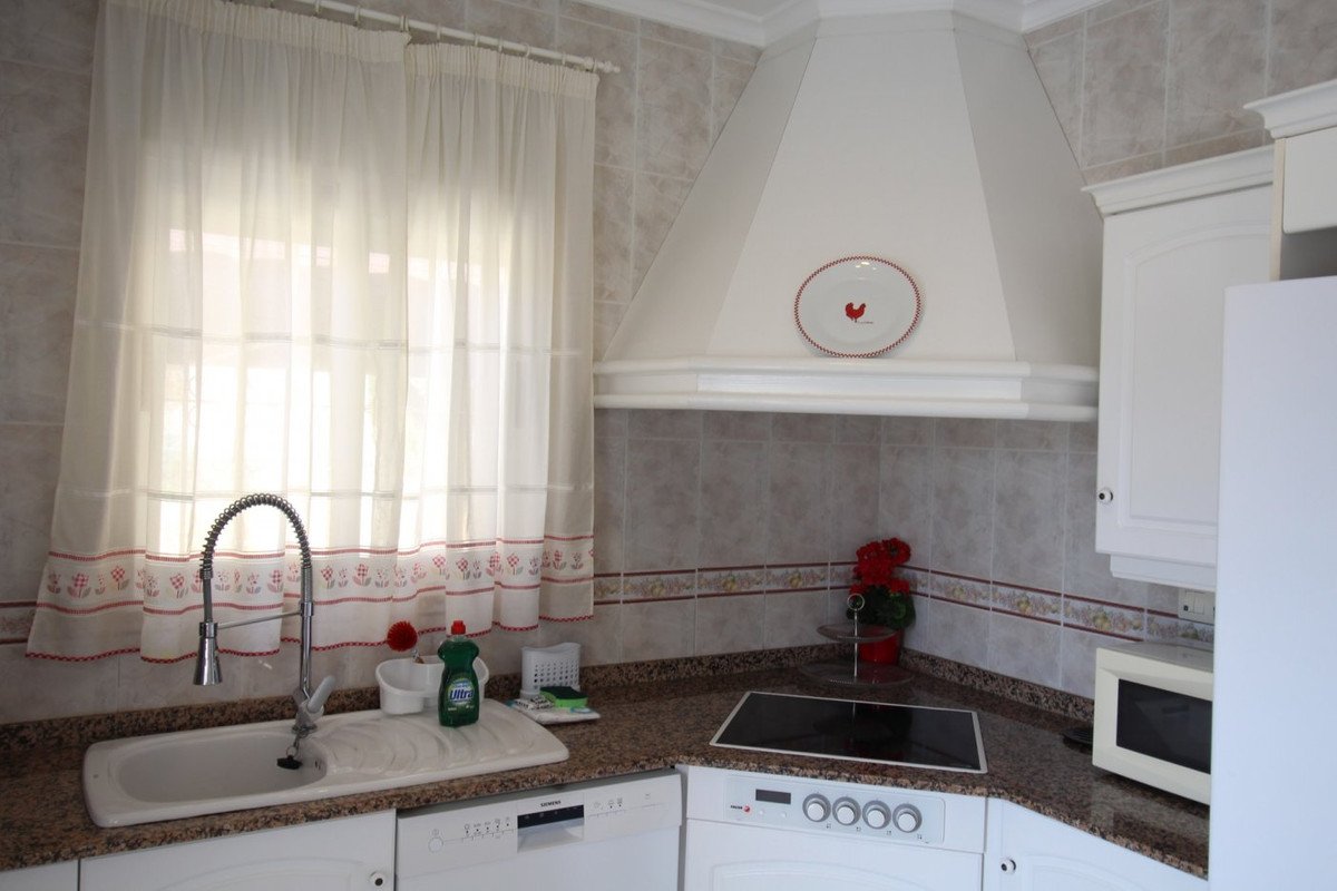 5 Bed Bungalow in Calpe