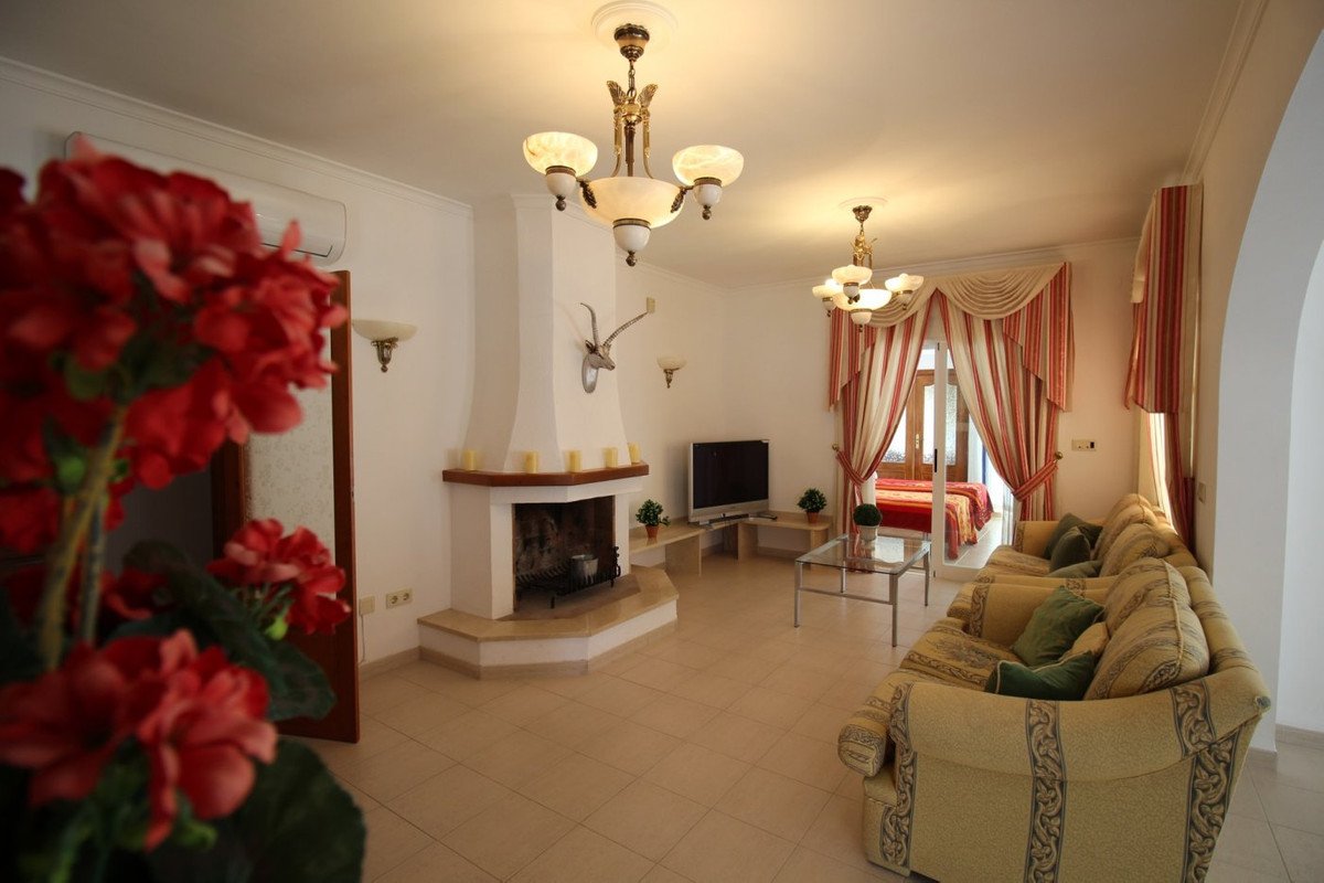 5 Bed Bungalow in Calpe