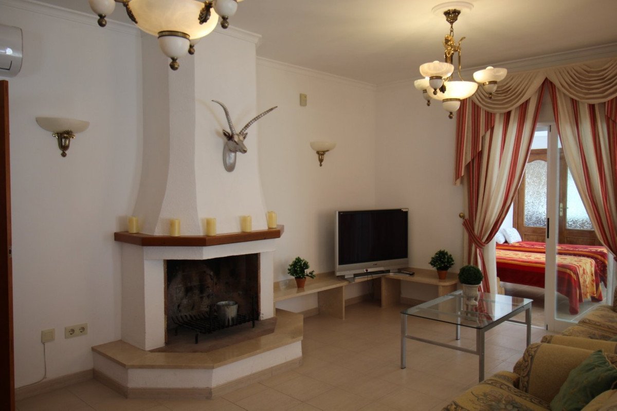 5 Bed Bungalow in Calpe