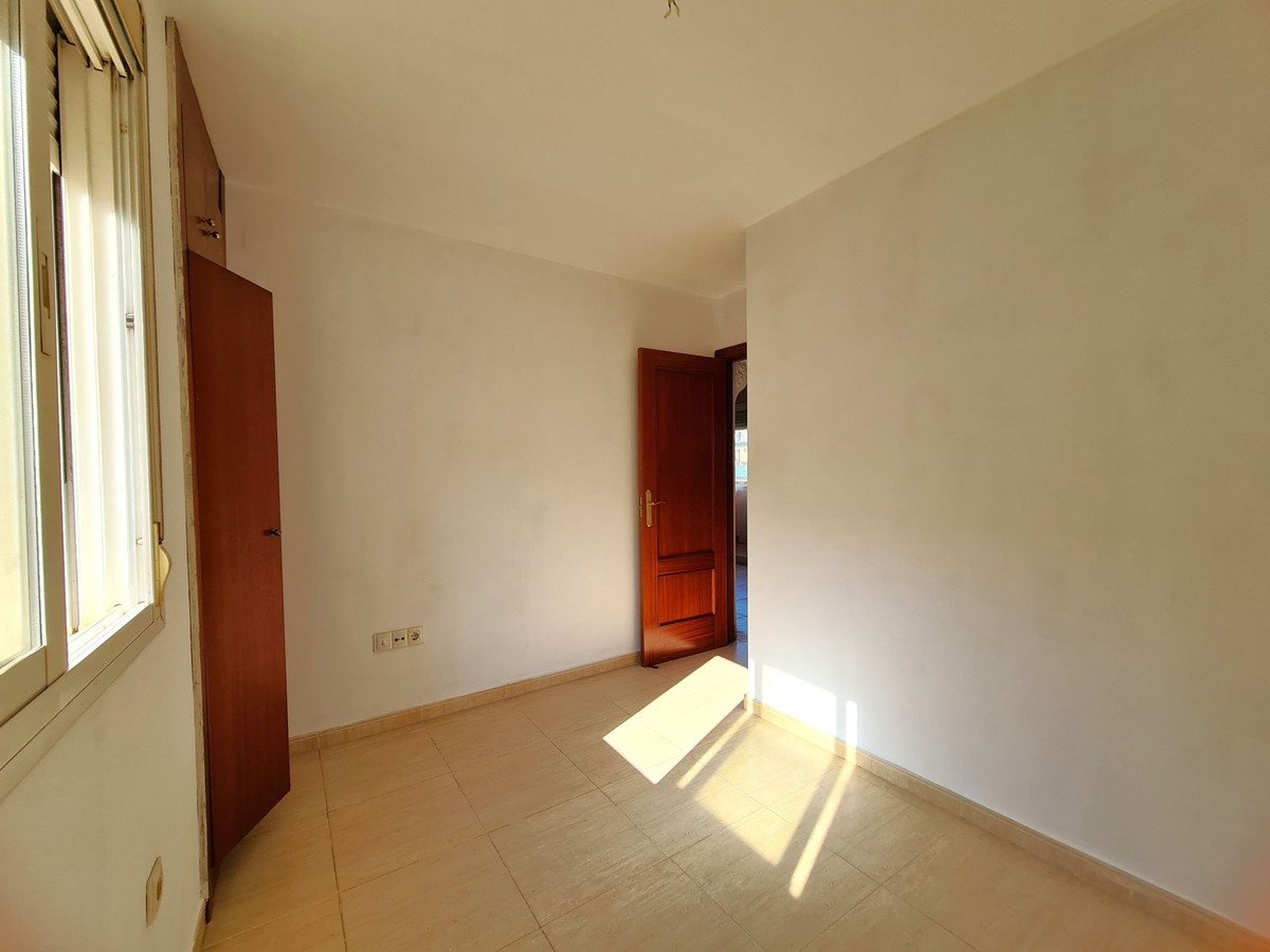 2 Bed Middle Floor Apartment in Manilva