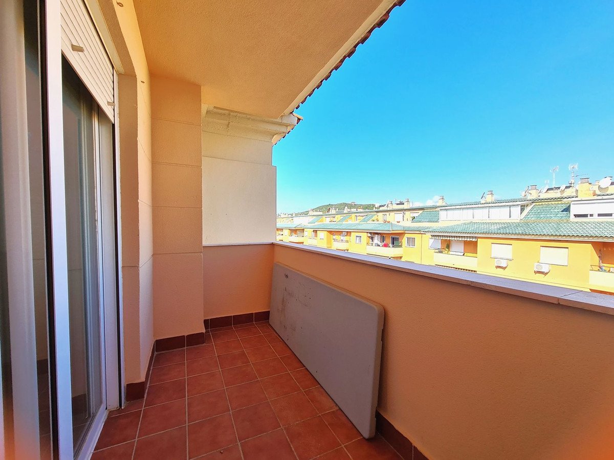 2 Bed Middle Floor Apartment in Manilva
