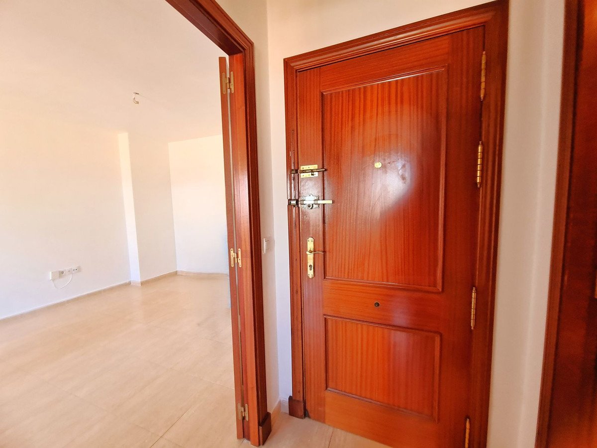 2 Bed Middle Floor Apartment in Manilva