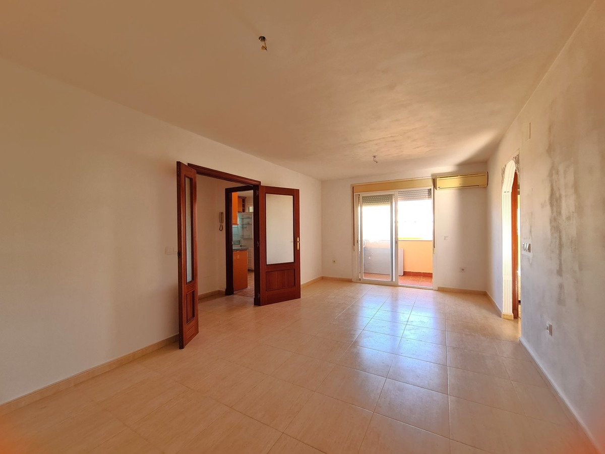 2 Bed Middle Floor Apartment in Manilva
