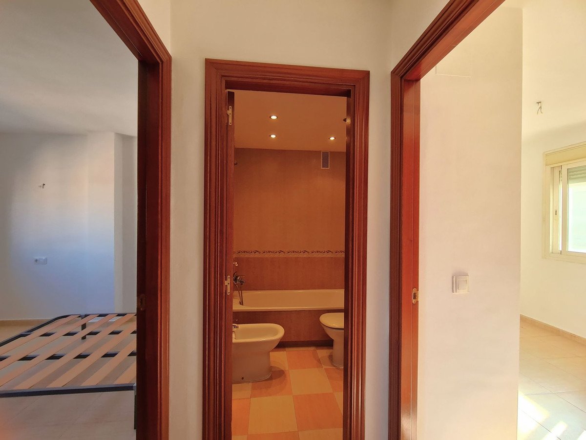 2 Bed Middle Floor Apartment in Manilva