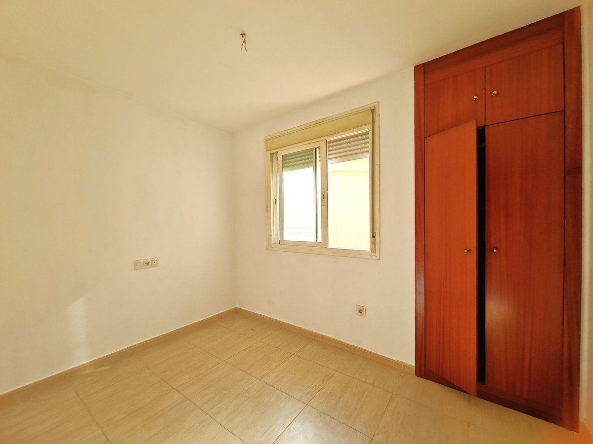 2 Bed Middle Floor Apartment in Manilva