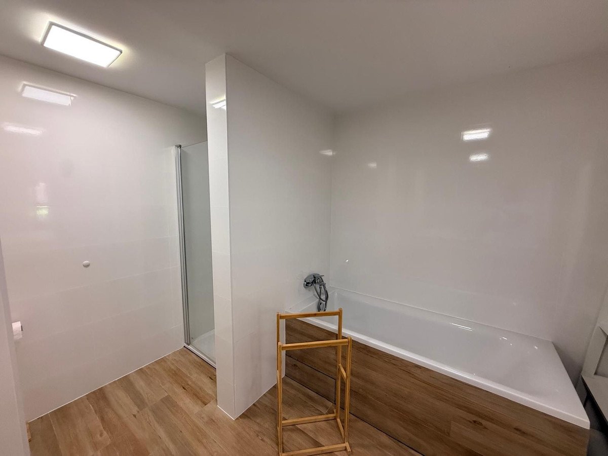 2 Bed Middle Floor Apartment in Estepona
