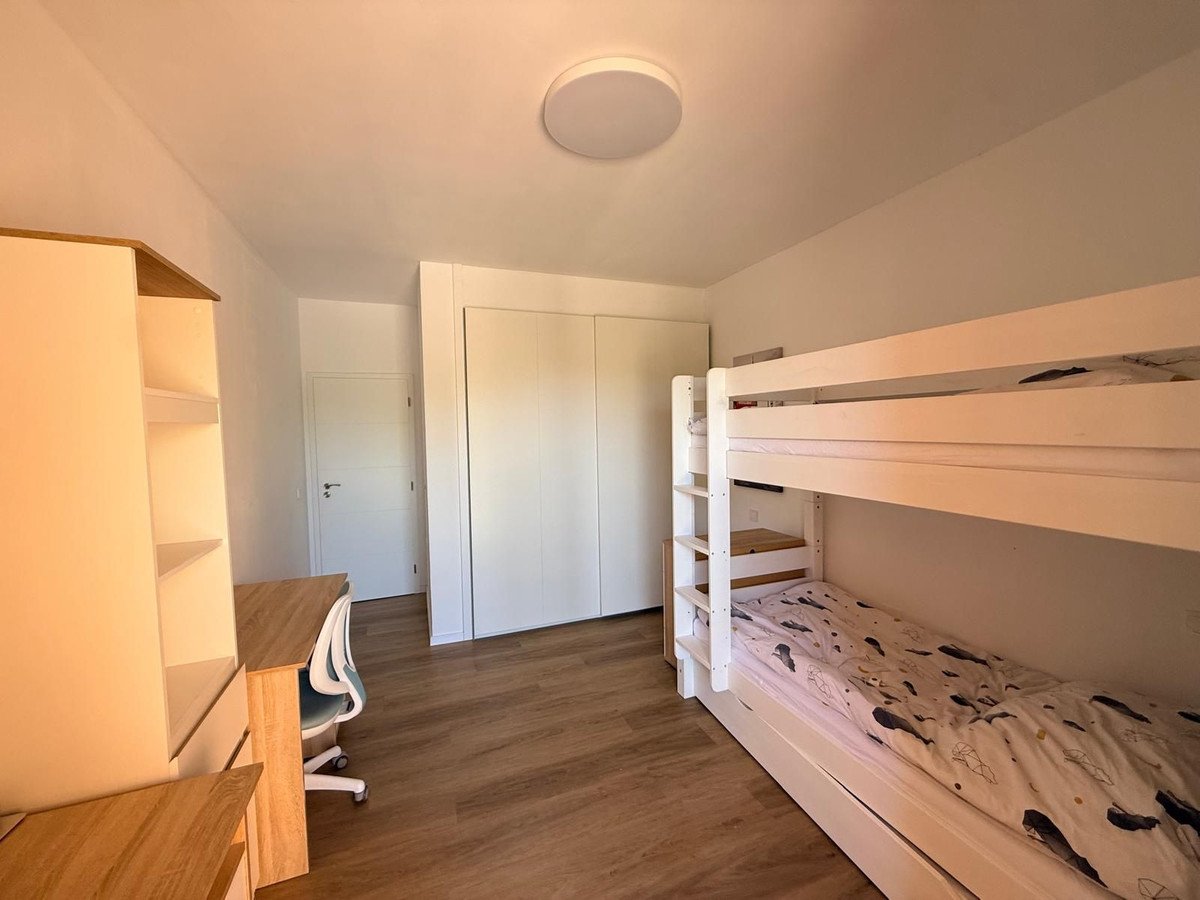 2 Bed Middle Floor Apartment in Estepona