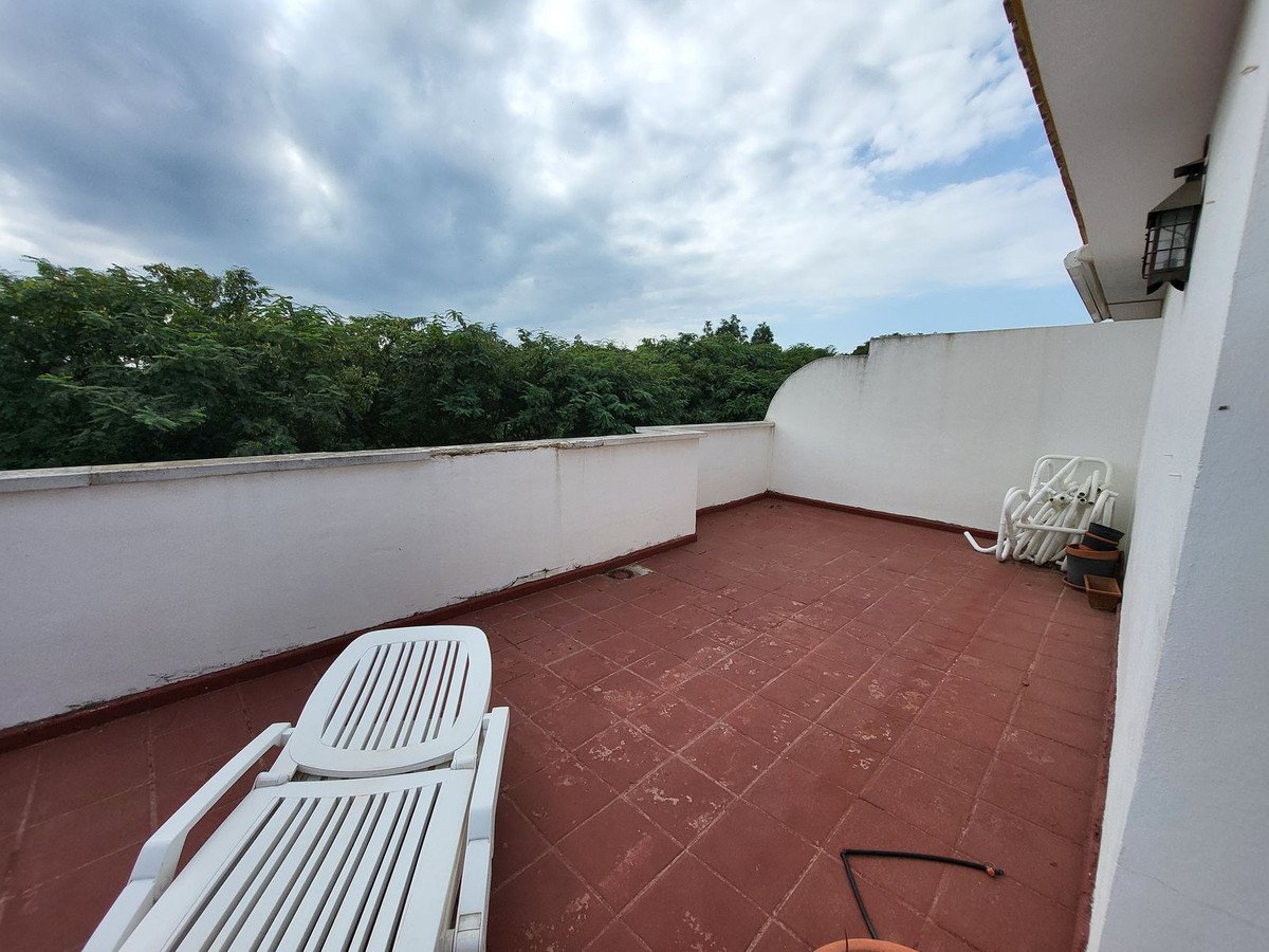 2 Bed Penthouse in Nueva Andalucía