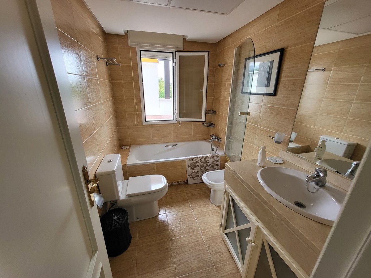 2 Bed Penthouse in Nueva Andalucía