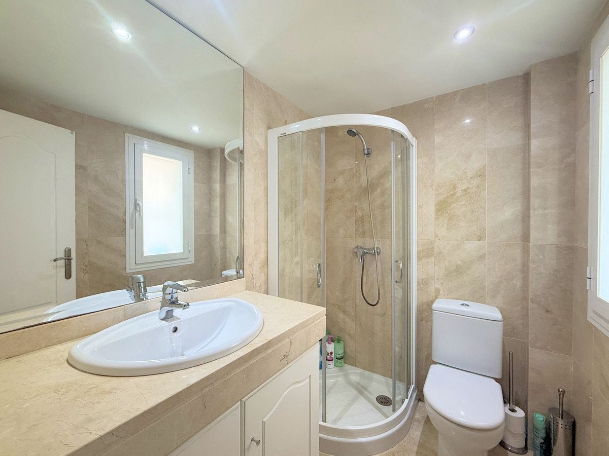 2 Bed Ground Floor Apartment in Estepona