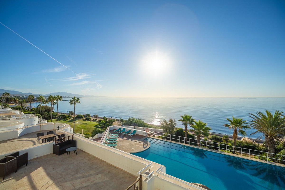 2 Bed Ground Floor Apartment in Estepona