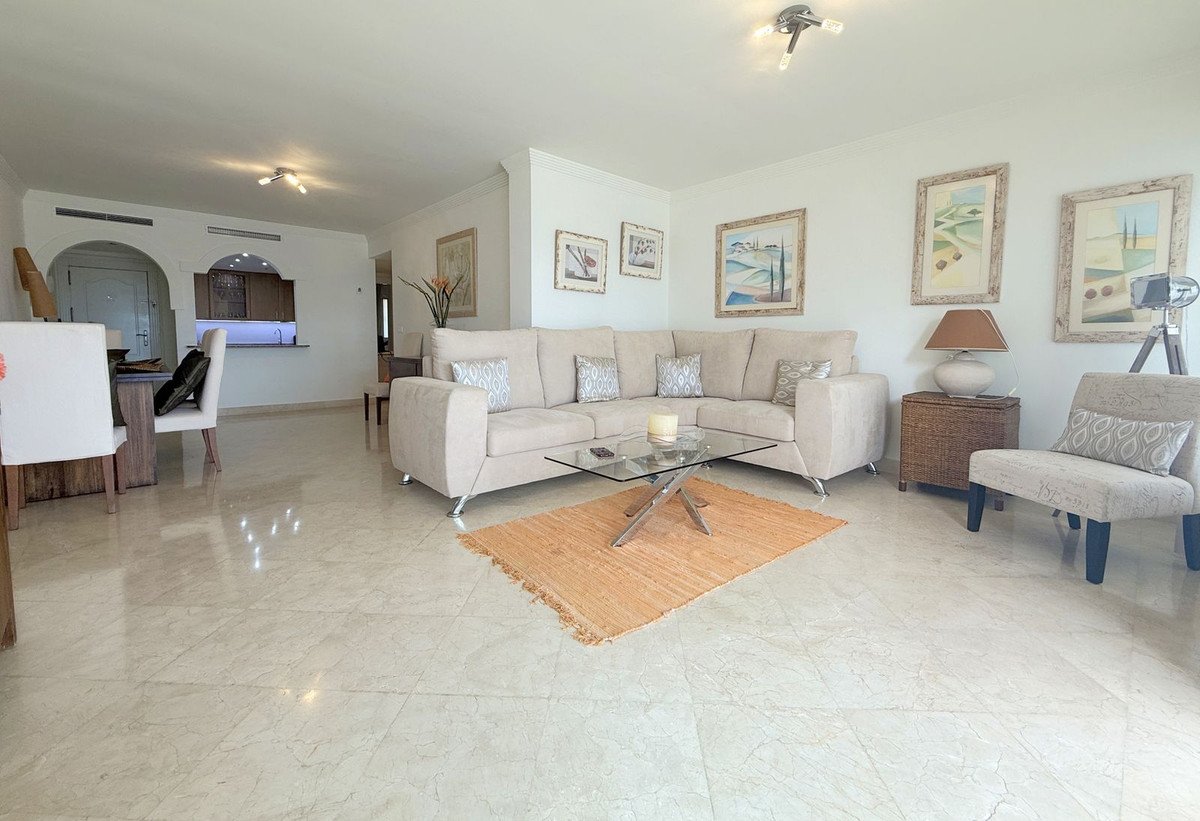 2 Bed Ground Floor Apartment in Estepona