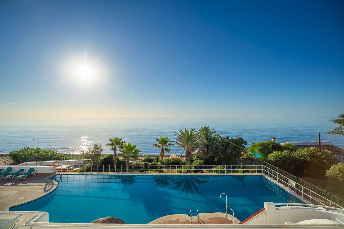 2 Bed Ground Floor Apartment in Estepona