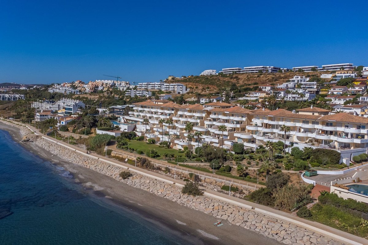 2 Bed Ground Floor Apartment in Estepona