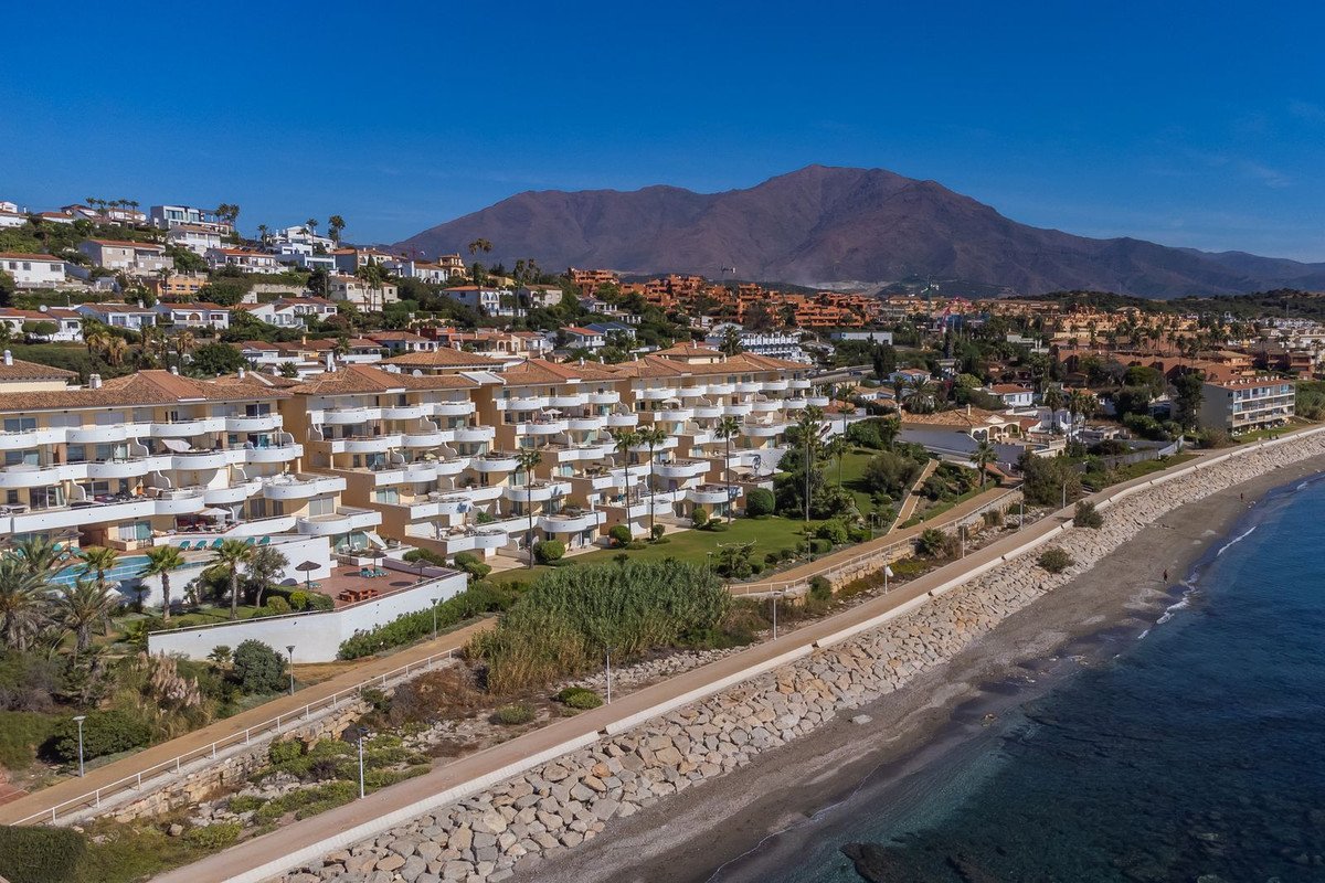 2 Bed Ground Floor Apartment in Estepona
