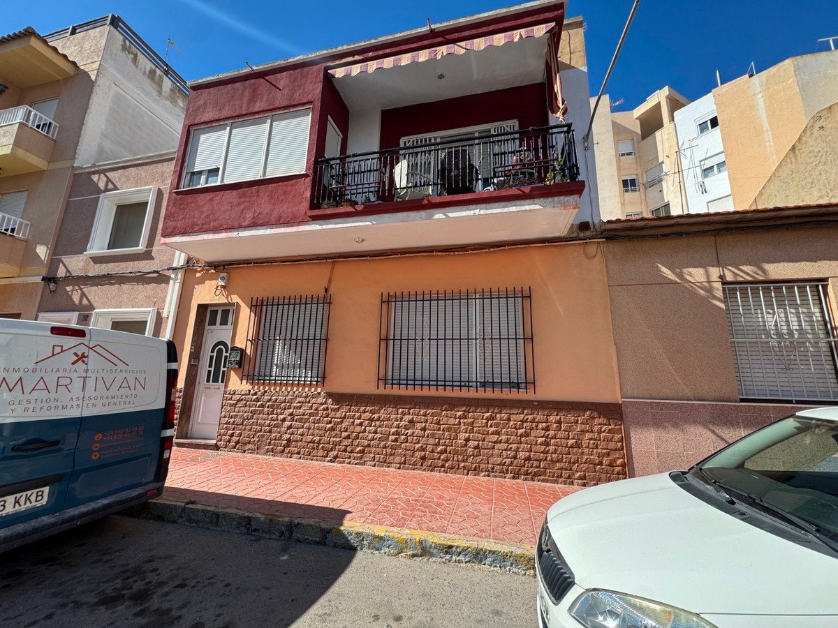 4 Bed Ground Floor Apartment in Guardamar del Segura