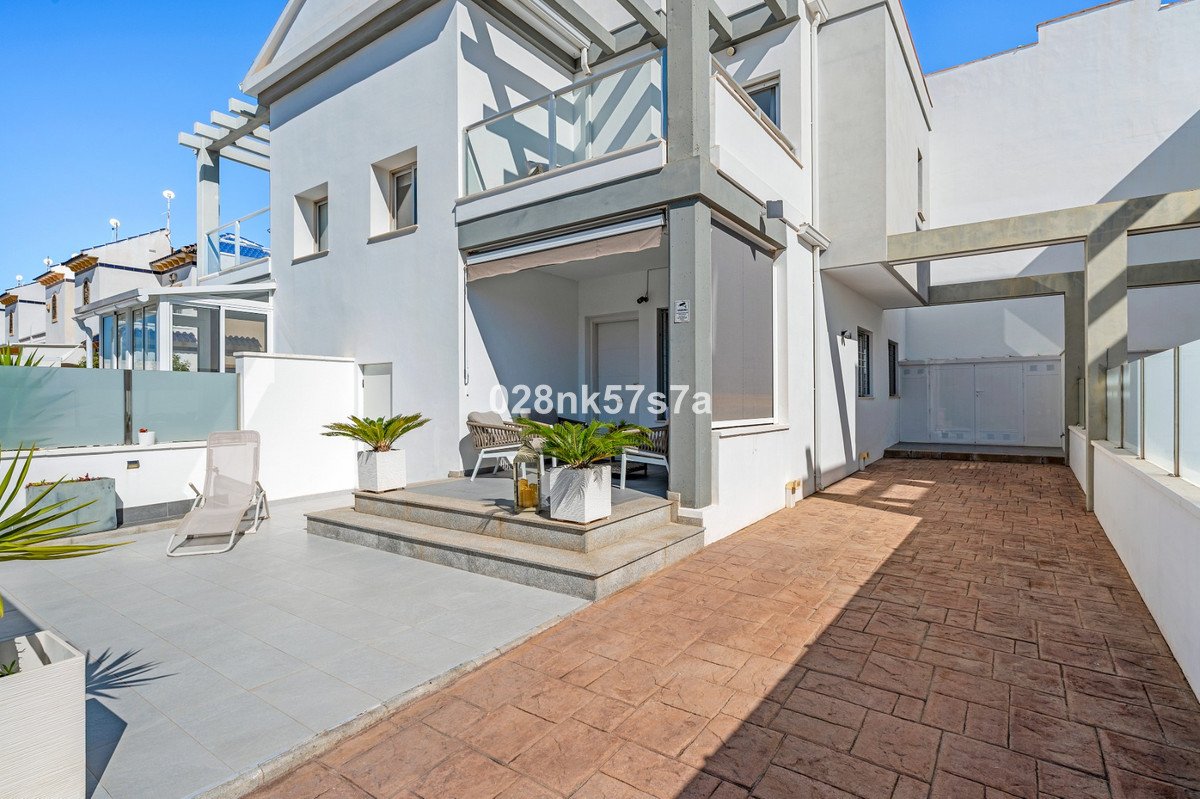 3 Bed Townhouse in La Florida