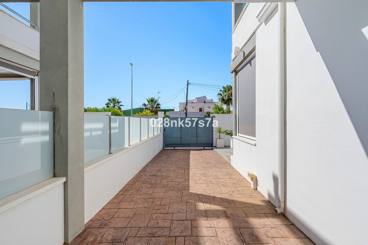3 Bed Townhouse in La Florida