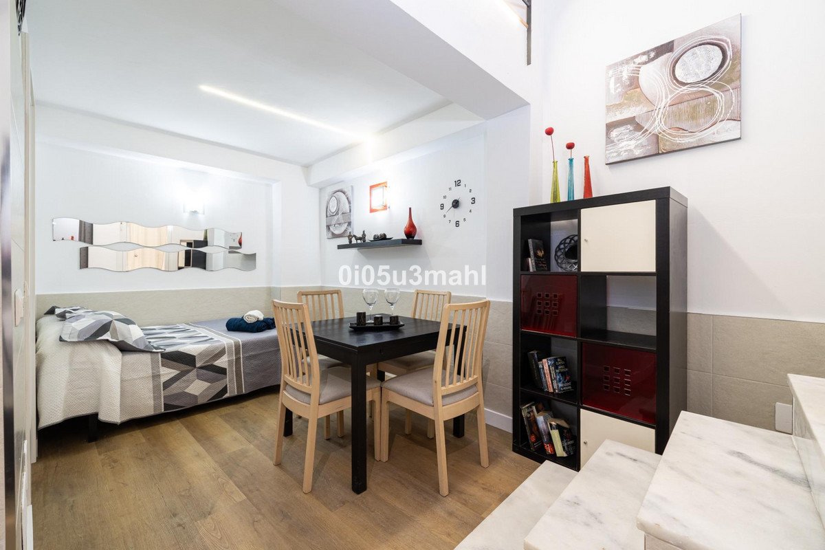2 Bed Ground Floor Apartment in Centro Histórico