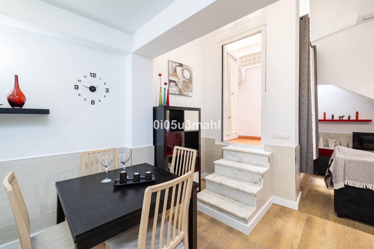 2 Bed Ground Floor Apartment in Centro Histórico