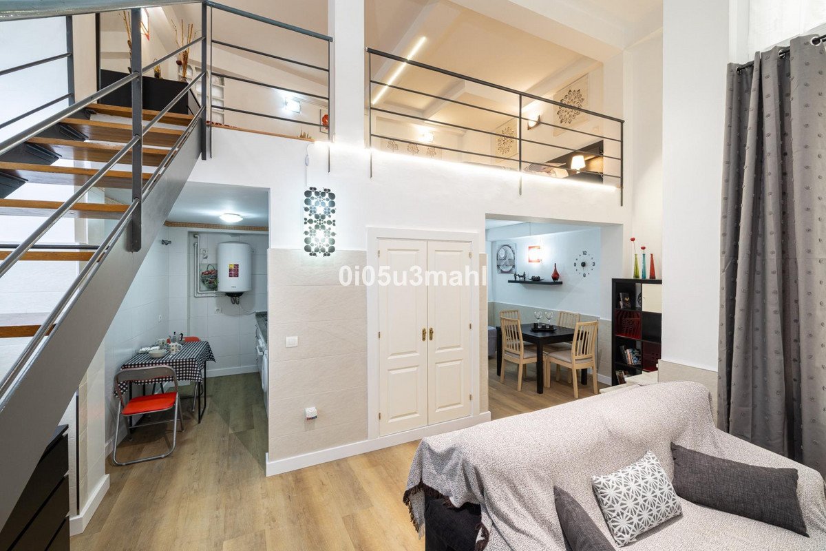 2 Bed Ground Floor Apartment in Centro Histórico