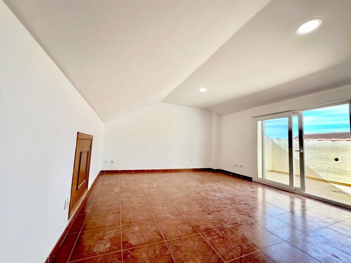 4 Bed Townhouse in Los Boliches