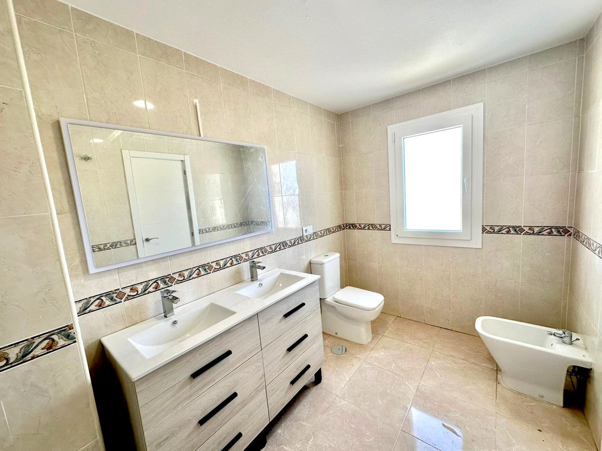 4 Bed Townhouse in Los Boliches
