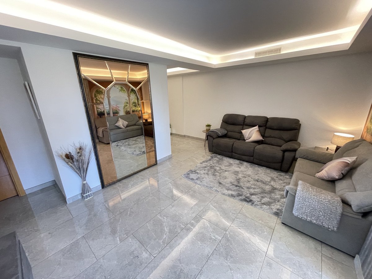 3 Bed Middle Floor Apartment in Marbella