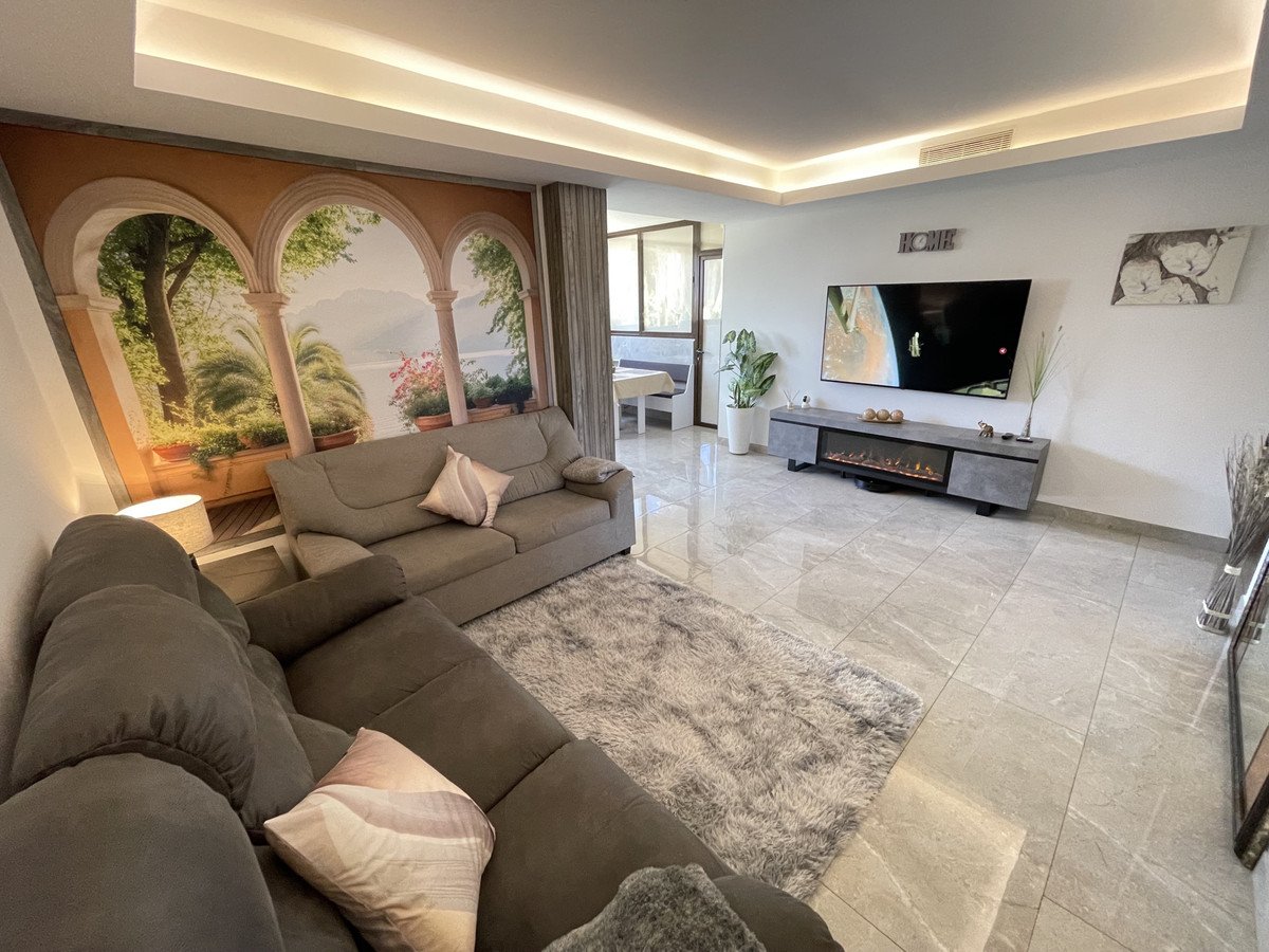 3 Bed Middle Floor Apartment in Marbella