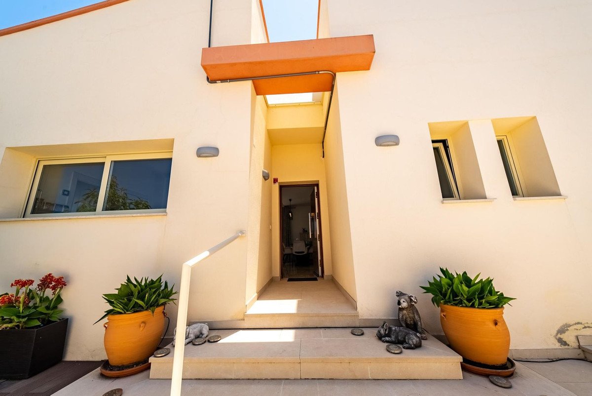 3 Bed Detached Villa in Coín