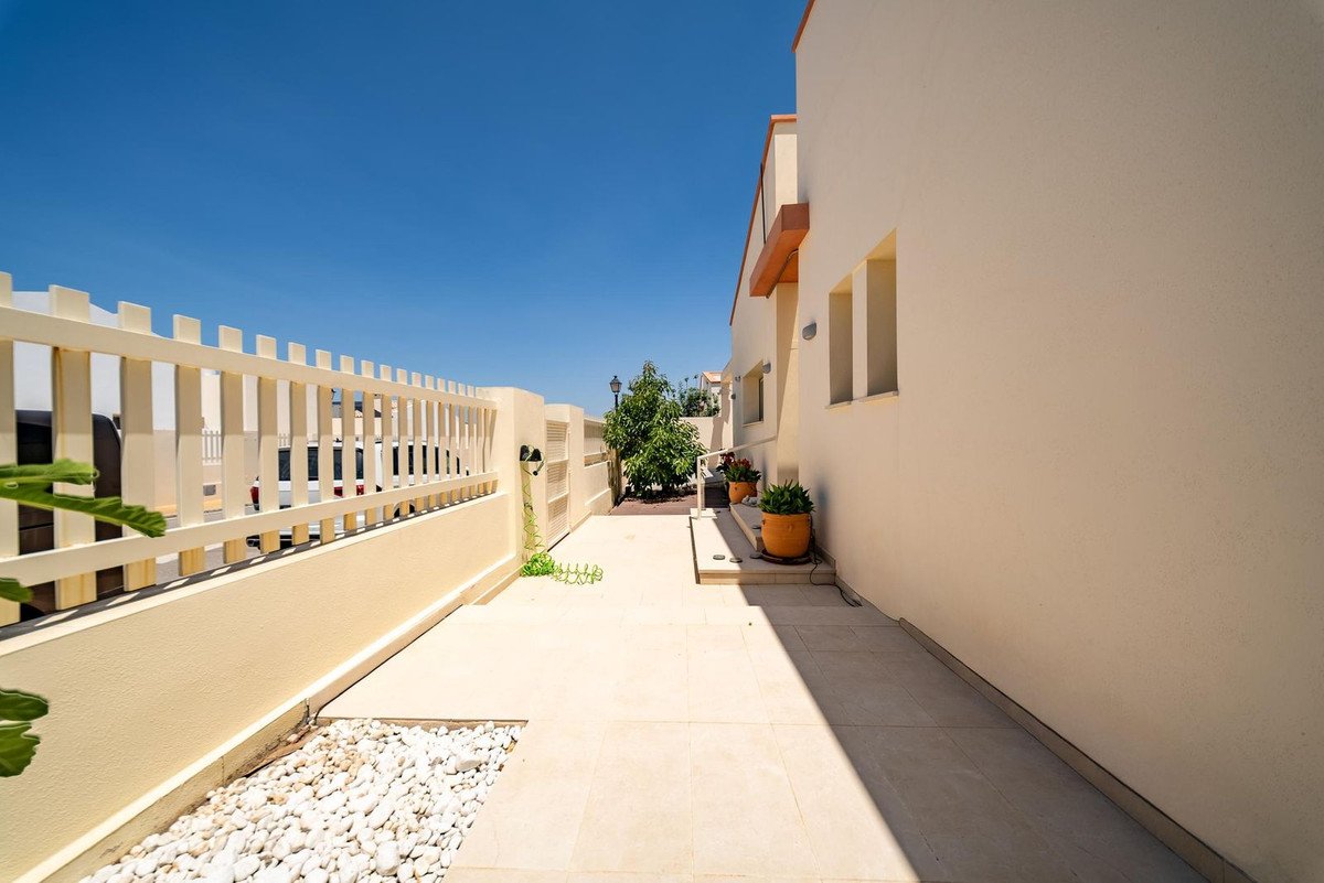 3 Bed Detached Villa in Coín