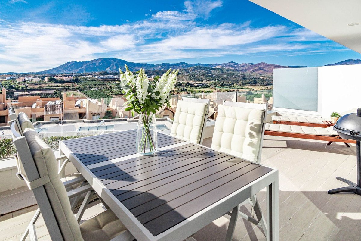 3 Bed Middle Floor Apartment in Cancelada