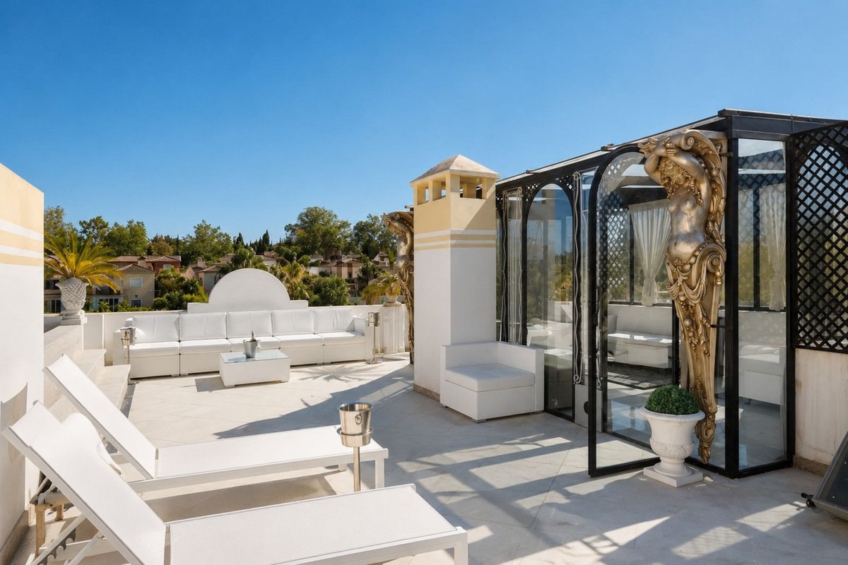 2 Bed Penthouse Duplex in Guadalmina Alta