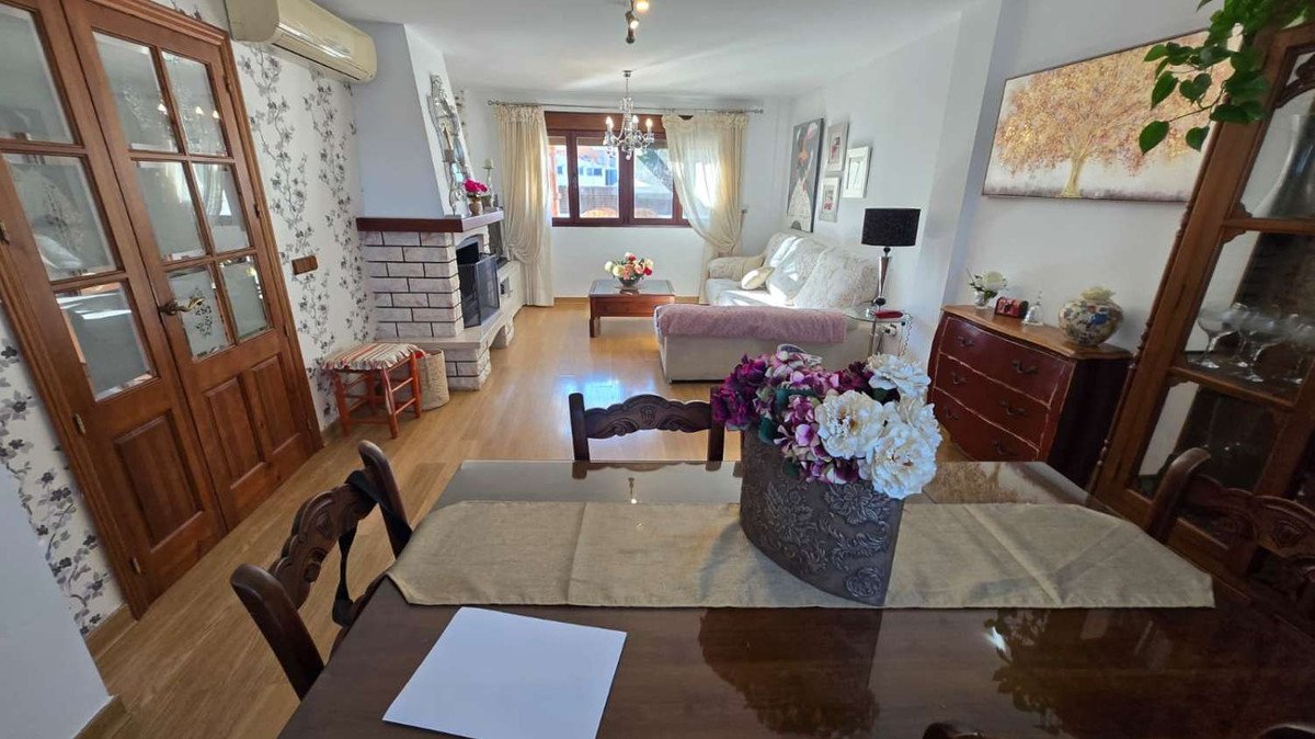 6 Bed Detached Villa in Alhaurín de la Torre